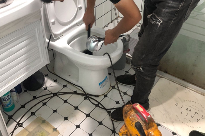 广东马桶堵塞自己疏通还是找师傅?专业上门服务让你省时更省心